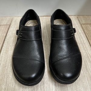 Clarks Women's Cheyn Fame Slip-On - Black